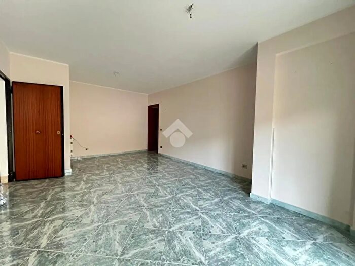 Appartamento trilocale in affitto in Via Luigi Cosenz, Palermo