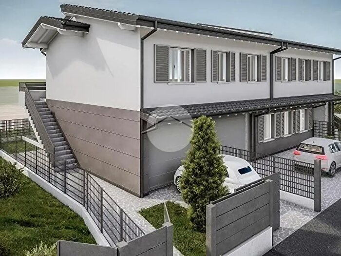 Appartamento quadrilocale in vendita in Via Don Giuseppe Boroni Grazioli, Castelverde