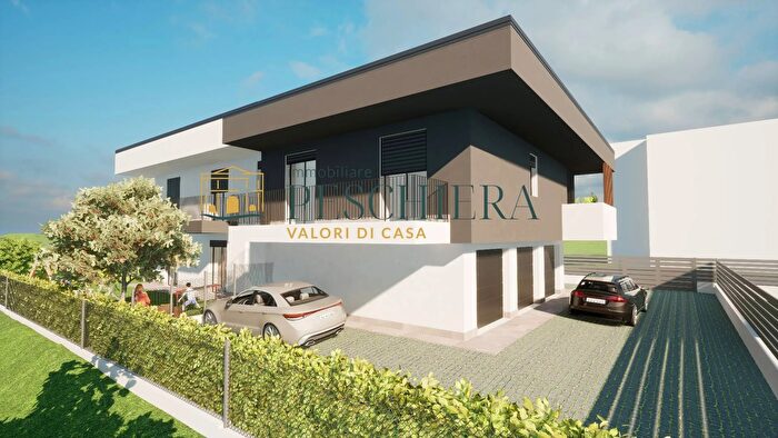 Appartamento trilocale in vendita in Via XI Aprile, Castelnuovo Del Garda