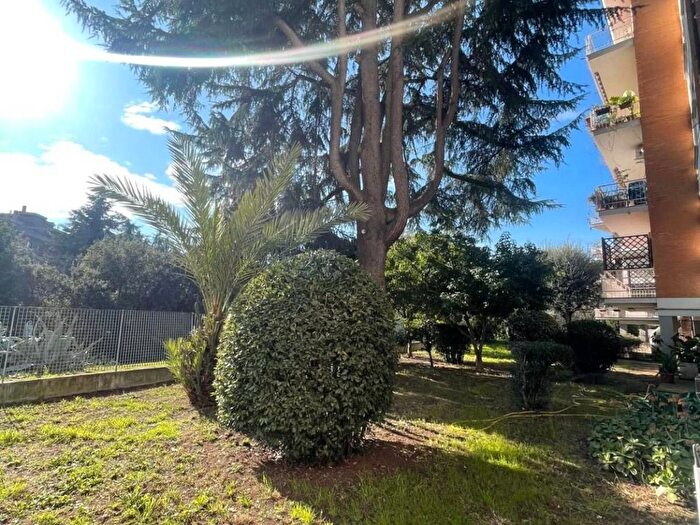 Appartamento trilocale in vendita in Via Mauro Morrone, Nuovo Salario, Roma