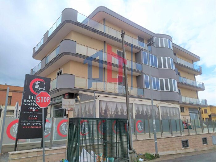 Appartamento quadrilocale in vendita in Via degli Ermellini, Ardea