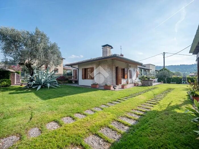 Casa con 5 locali in vendita in Via Battistoli, Garda