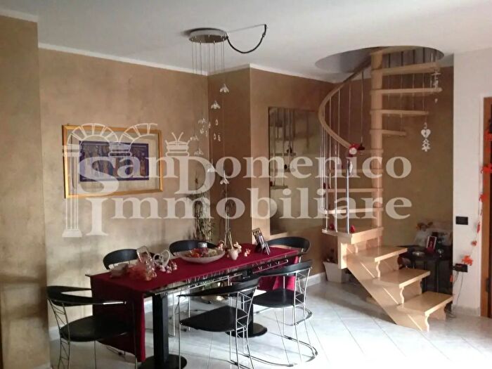 Appartamento con 5 locali in vendita in Cascina