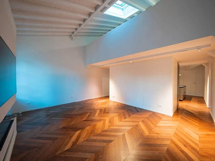 Appartamento quadrilocale in vendita in Piazza Ghiaia, Parma