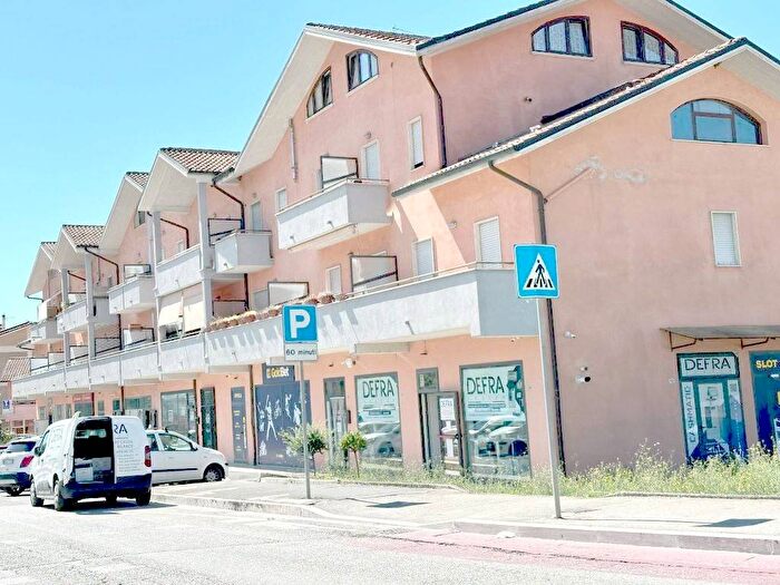 Appartamento trilocale in affitto in Via Luigi Einaudi, Centro, Avezzano