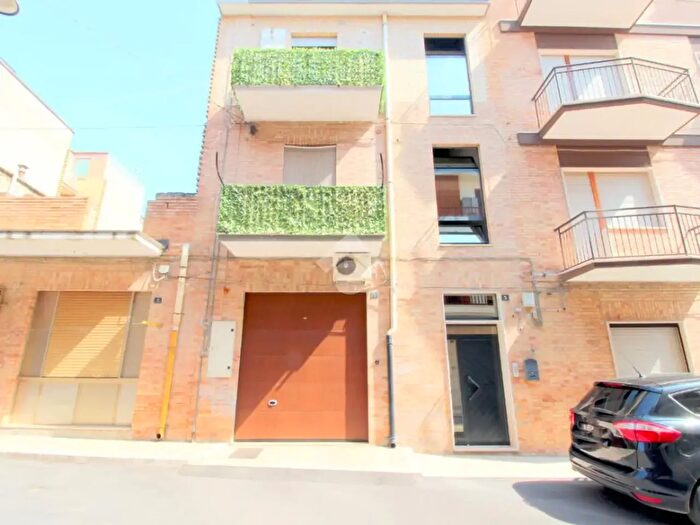 Casa con 6 locali in vendita in Via Arturo Labriola, Lucera