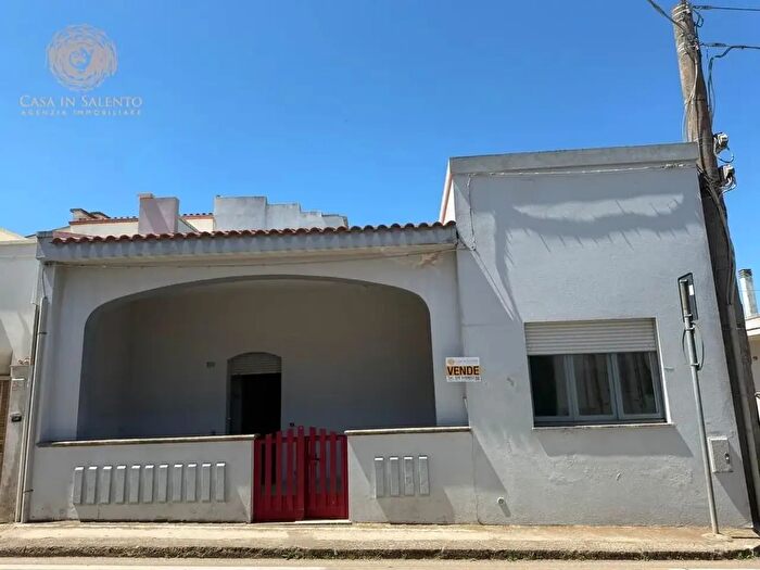 Appartamento con 8 locali in vendita in Azionale, Alessano