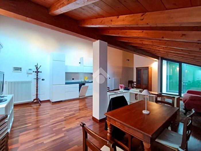 Casa bilocale in affitto in VGiovanni Chiassi, Centro, Mantova