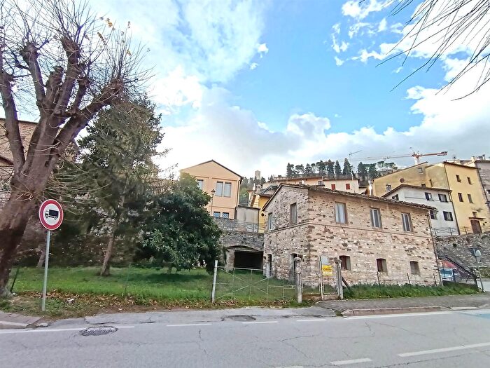 Casa con 6 locali in vendita in San Severino Marche
