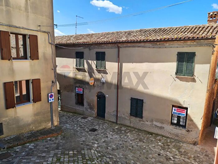 Appartamento quadrilocale in vendita in Via Secondaria Ponente, Mondaino