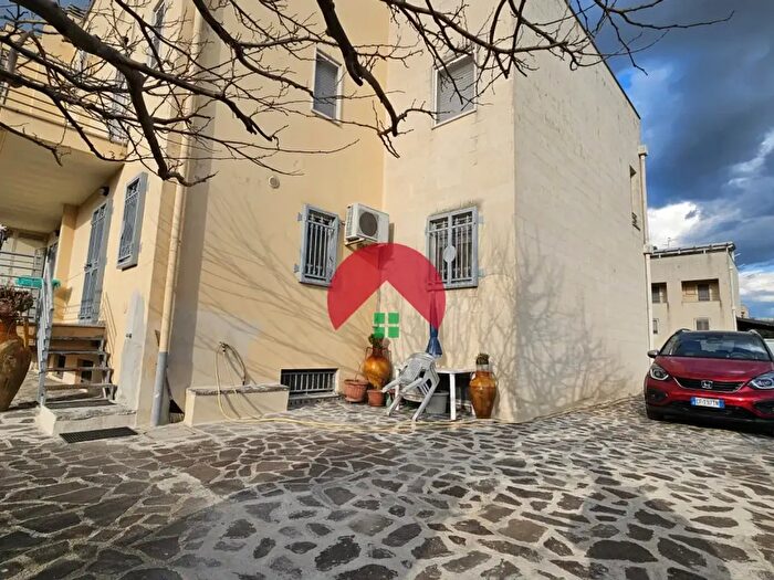 Appartamento con 5 locali in vendita in Via Monterosa, Matera