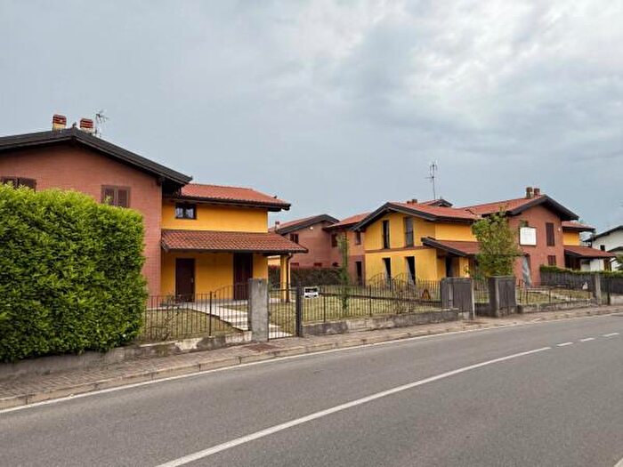 Case in Vendita e in Affitto - 2