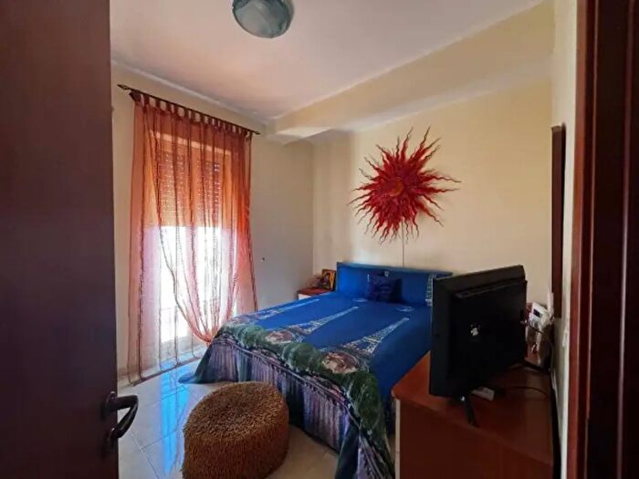 Appartamento trilocale in vendita in Via Novembre, Valdina