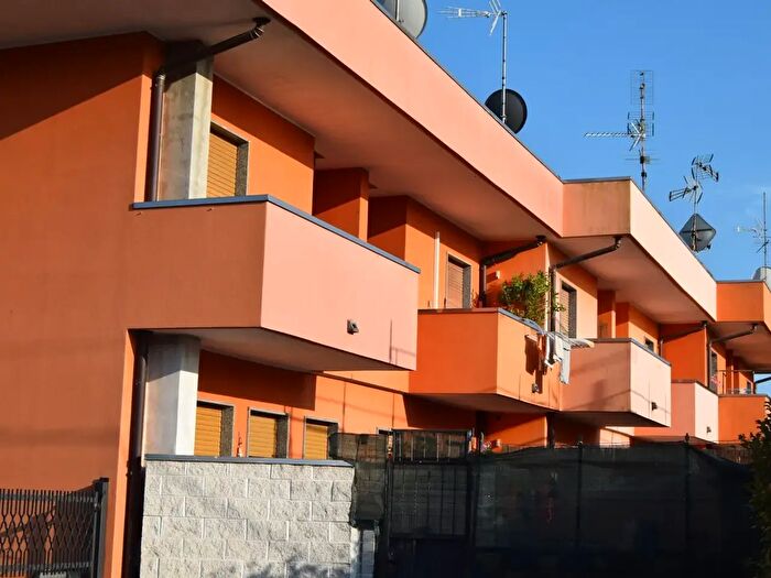 Casa quadrilocale in vendita in Via Puccini, Cesate