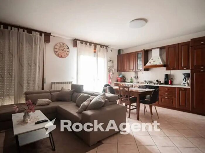 Appartamento con 5 locali in vendita in Montecalvo In Foglia
