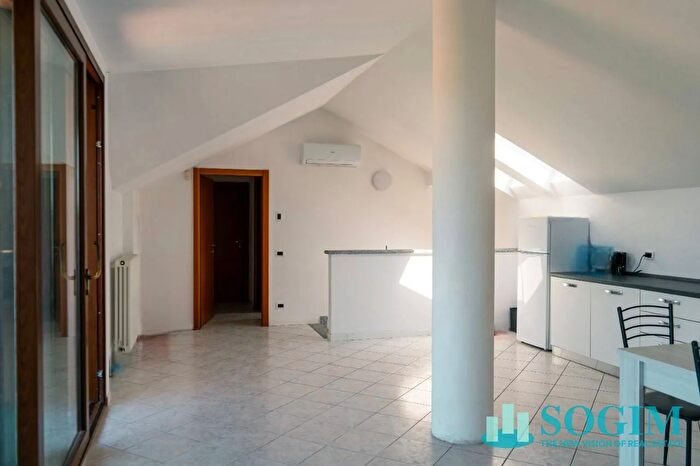 Appartamento trilocale in vendita in Via Adamello, Figino Serenza