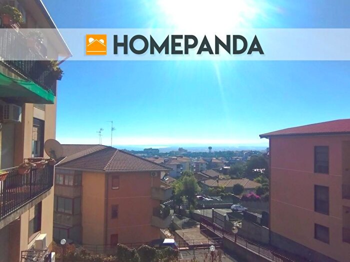 Appartamento con 6 locali in vendita in Via Tiziano, Gravina Di Catania