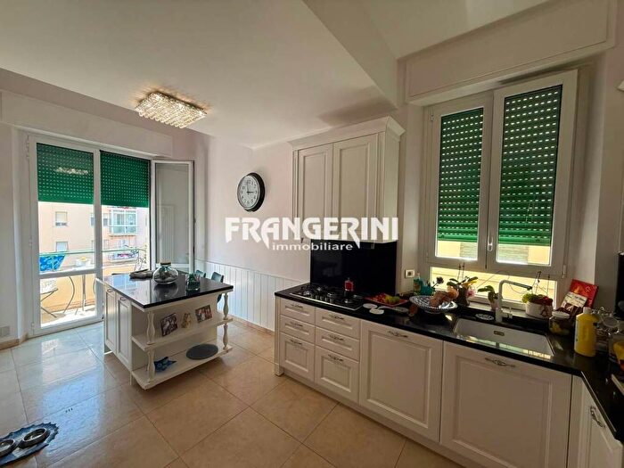Appartamento quadrilocale in vendita in Via delle Siepi, Calzabigi, Livorno