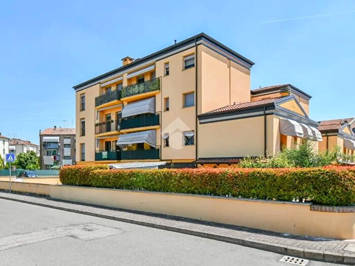 Appartamento trilocale in vendita in Via Bartolomeo Maria dal Monte, Poggio Renatico