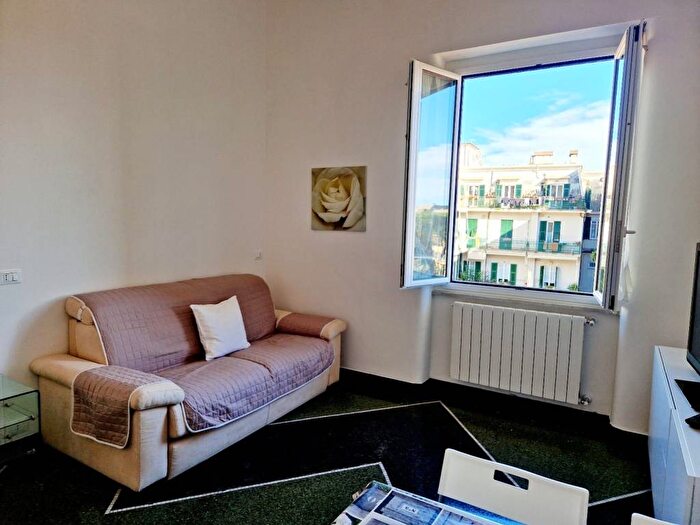 Appartamento bilocale in affitto in Corso Genova, Centro, Chiavari