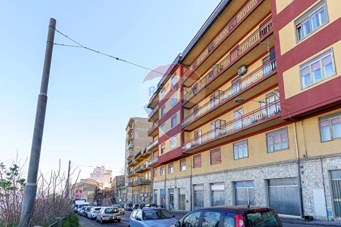 Appartamento con 5 locali in vendita in Corso Sicilia, Enna