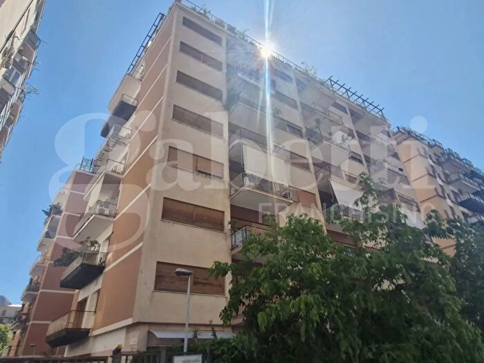 Appartamento quadrilocale in vendita in Via Redipuglia, Palermo