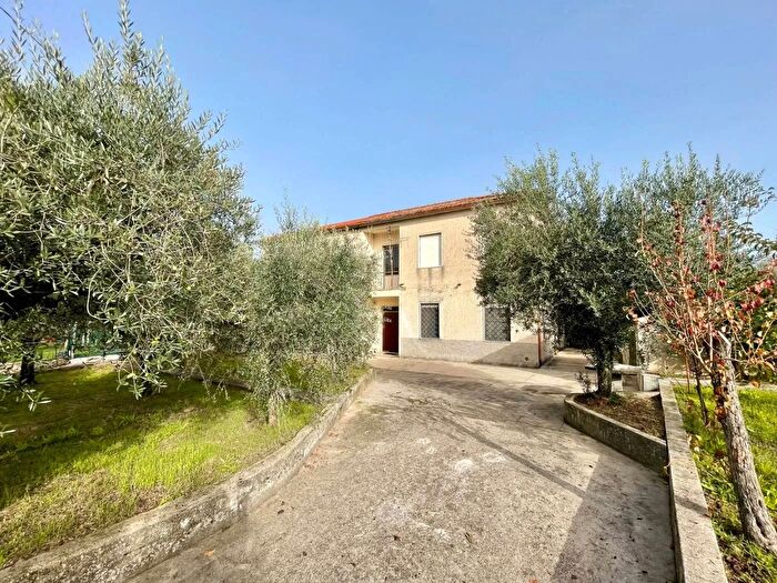 Casa con 7 locali in vendita in Via Venditti Isola del Liri Frosinone, Isola Del Liri