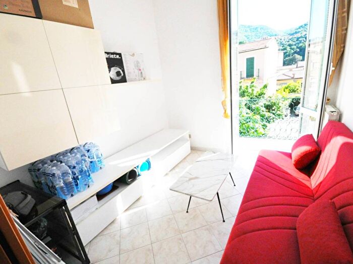 Appartamento trilocale in affitto in Rebocco La Chiappa, La Spezia