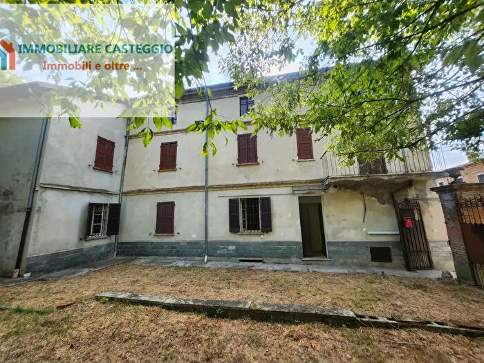 Casa con 6 locali in vendita in Via Goffredo Mameli, Montebello Della Battaglia
