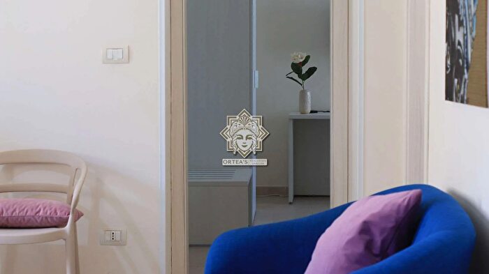 Appartamento con 6 locali in vendita in Via Arezzo, Siracusa