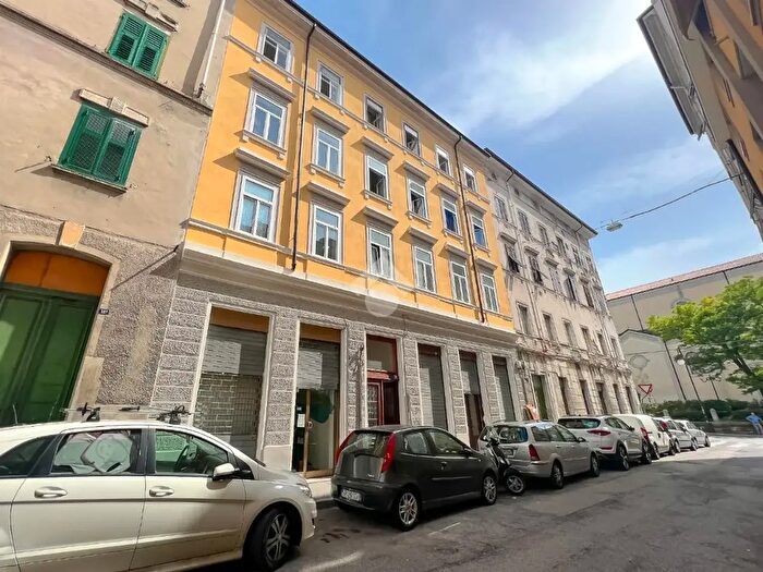 Appartamento bilocale in vendita in Via del Pozzo, Trieste