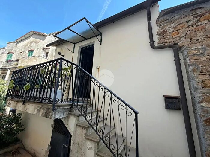 Appartamento bilocale in vendita in Via Vittorio Roggero, Diano Marina