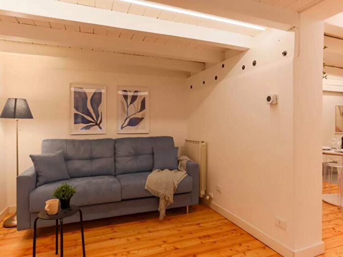 Appartamento trilocale in affitto in Corso di Porta Romana, Quadronno Crocetta, Milano