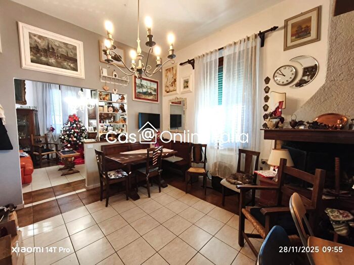 Appartamento con 6 locali in vendita in Prato