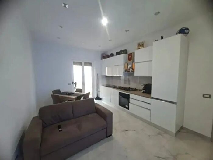 Appartamento trilocale in affitto in Via Melpomene, Roma