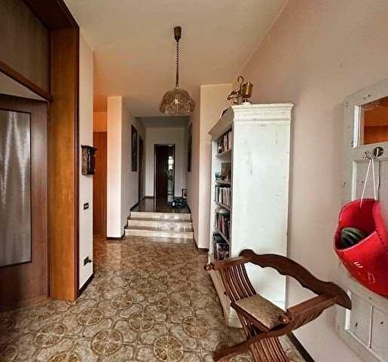 Casa con 9 locali in vendita in Oderzo