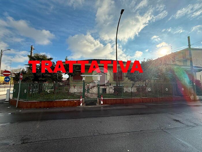 Casa quadrilocale in vendita in Via San Pietro, Paderno Dugnano