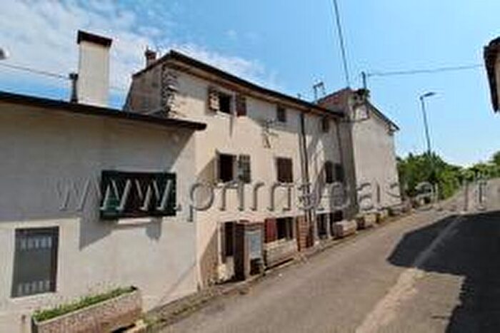 Casa con 6 locali in vendita in Via Croso, Fumane
