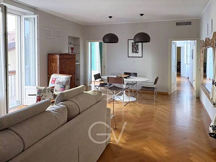 Appartamento trilocale in affitto in Via Arena, Ticinese, Milano