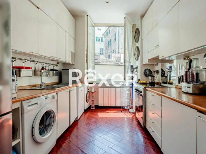 Appartamento con 5 locali in vendita in Via Luccoli, Genova