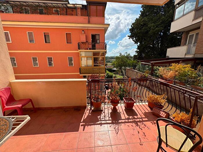 Appartamento bilocale in affitto in Via Bartolomeo Platina, Appio Latino, Roma