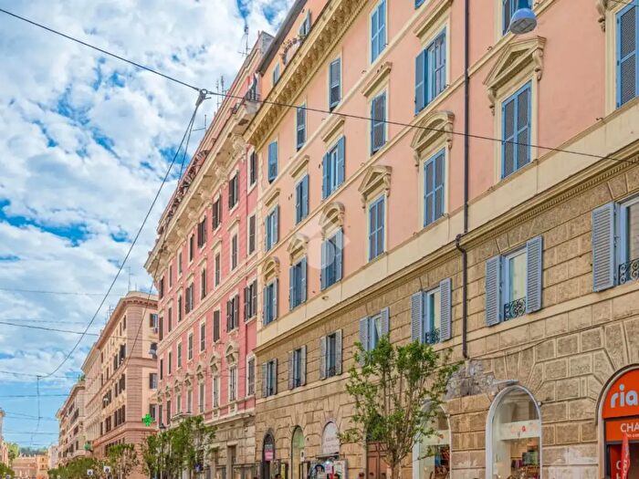 Appartamento bilocale in vendita in Via Ottaviano, Roma