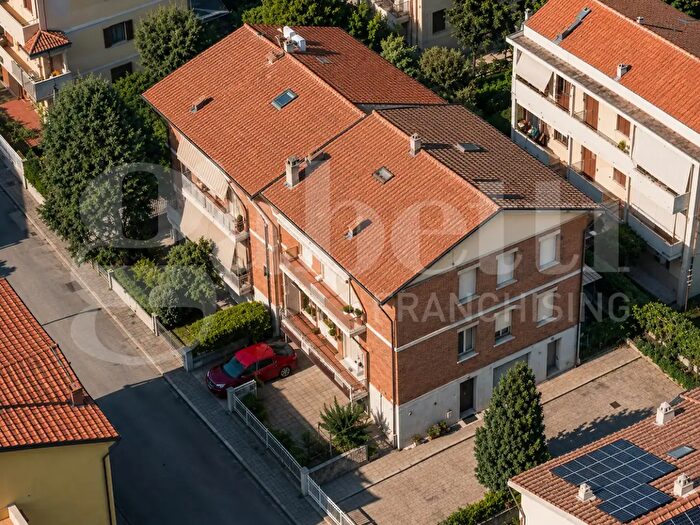 Casa con 5 locali in vendita in Modena