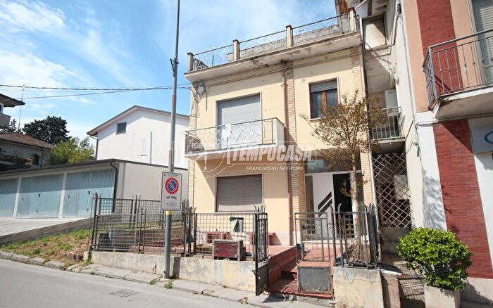Casa con 6 locali in vendita in Via dei Mille, SantElpidio A Mare