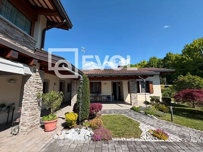 Casa quadrilocale in vendita in Piazza della Libertà, Remanzacco