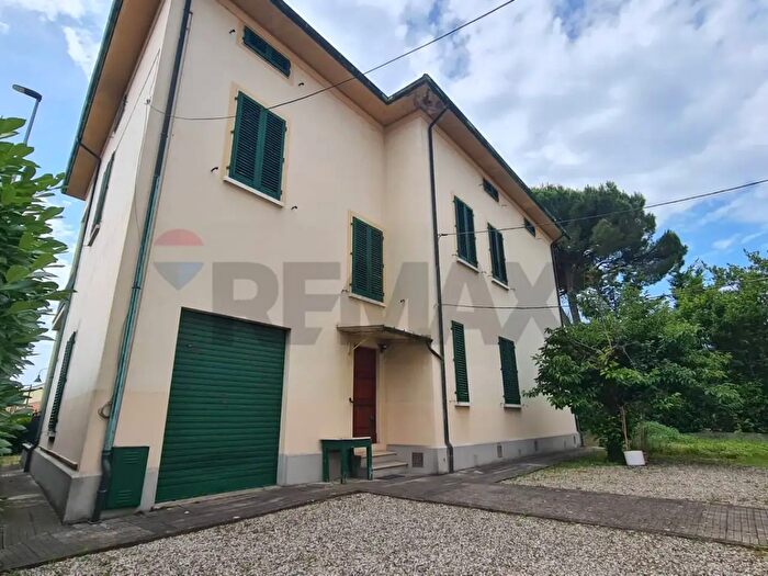 Casa con 13 locali in vendita in Santa Croce Sull'Arno