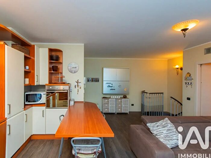 Case in Vendita e in Affitto - 2