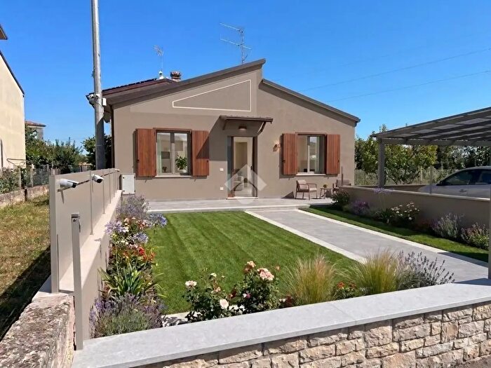 Casa trilocale in vendita in Via C Bonificazione, Cesenatico