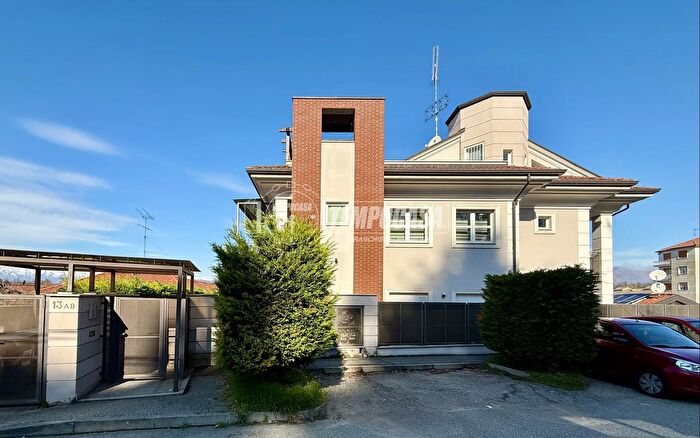 Appartamento quadrilocale in vendita in Via Tirasegno, Rivoli