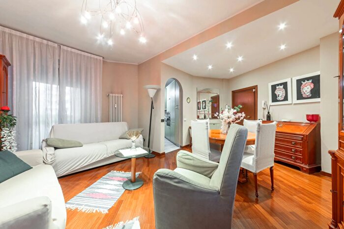 Appartamento trilocale in affitto in Via Alessandro Astesani, Milano